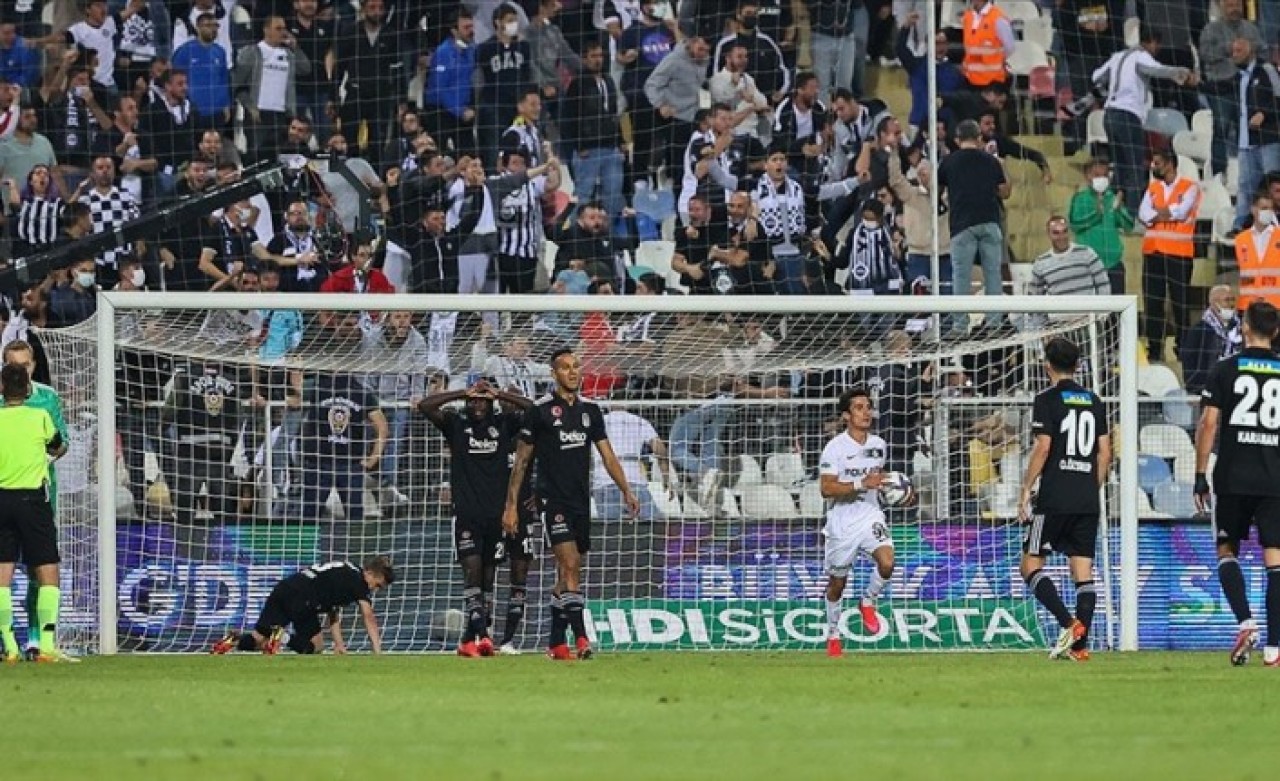 Beşiktaş değil Yedektaş! Altay'a vuruldu!