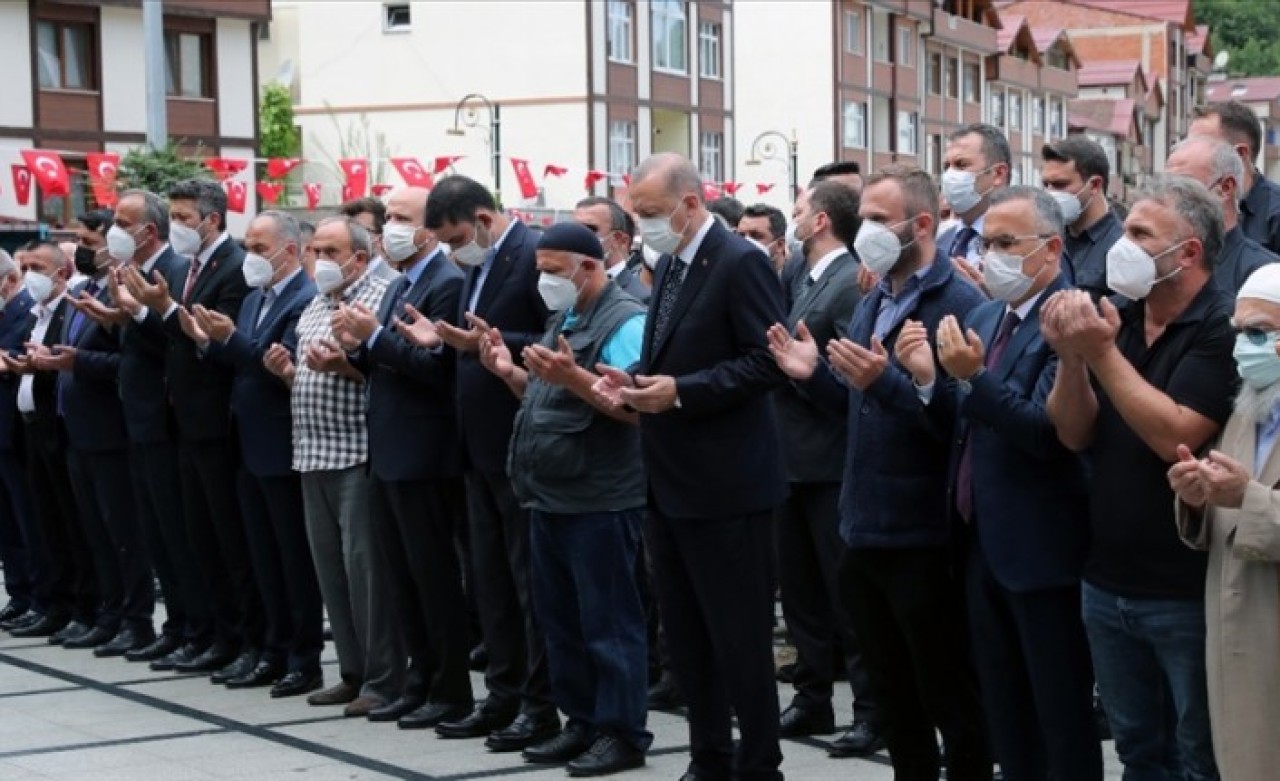 Cumhurbaşkanı Erdoğan,  Rize'de cenazesine katıldı: Osman Yılmaz kimdir?