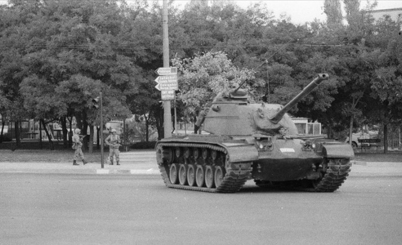 Demokrasinin kara lekesi 12 Eylül darbesinin üzerinden 41 yıl geçti