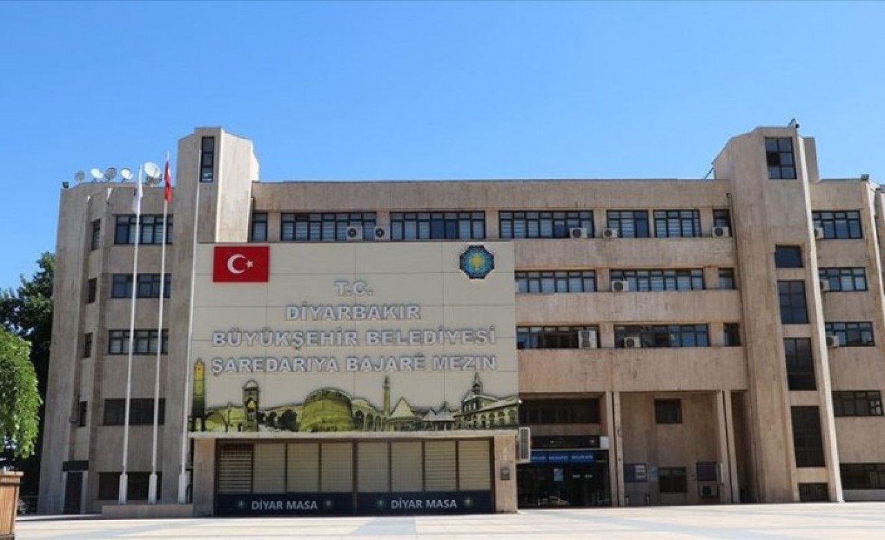 Diyarbakırlı üniversite öğrencilerine belediyeden 750'şer lira destek