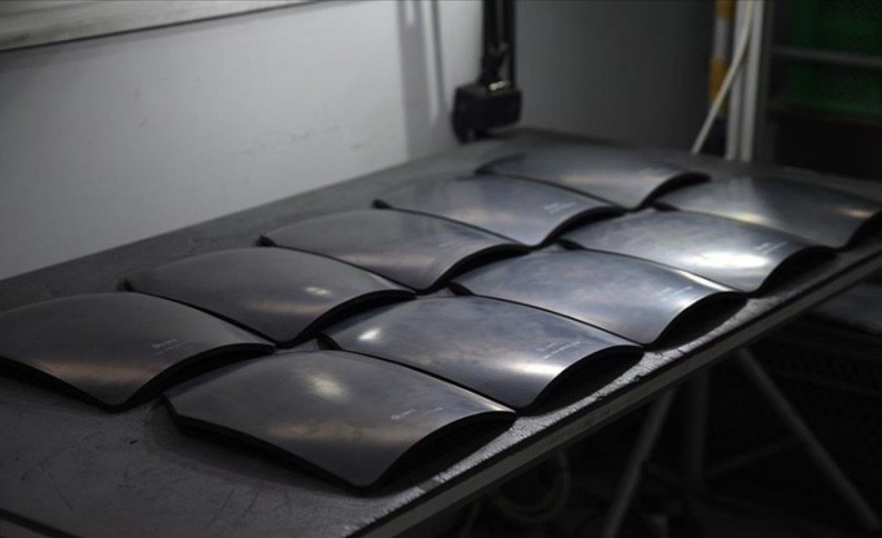 Emniyet güçlerine dünyanın en hafif balistik zırh!