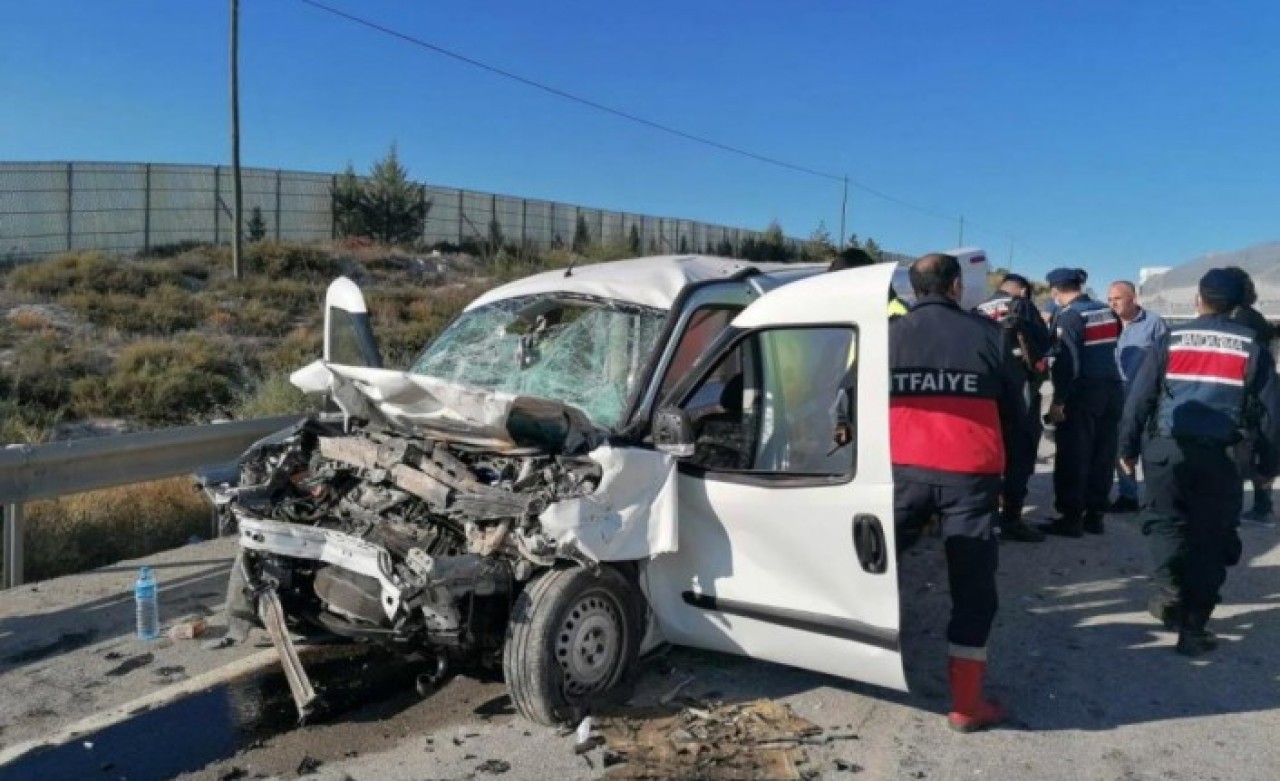 Eskişehir'de kaza: Ömer Yadigar ve Saadet Nur Karabulut öldü