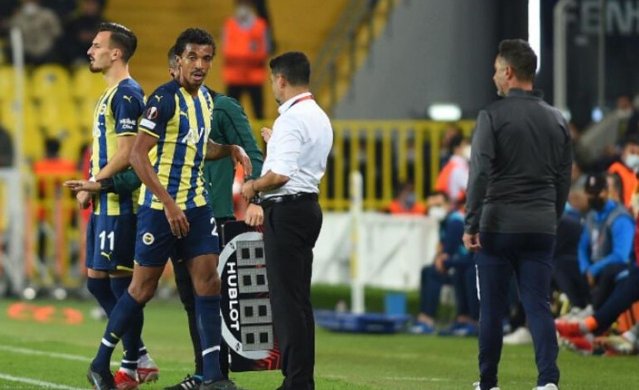 Fenerbahçe'de 2 futbolcuya büyük tepki
