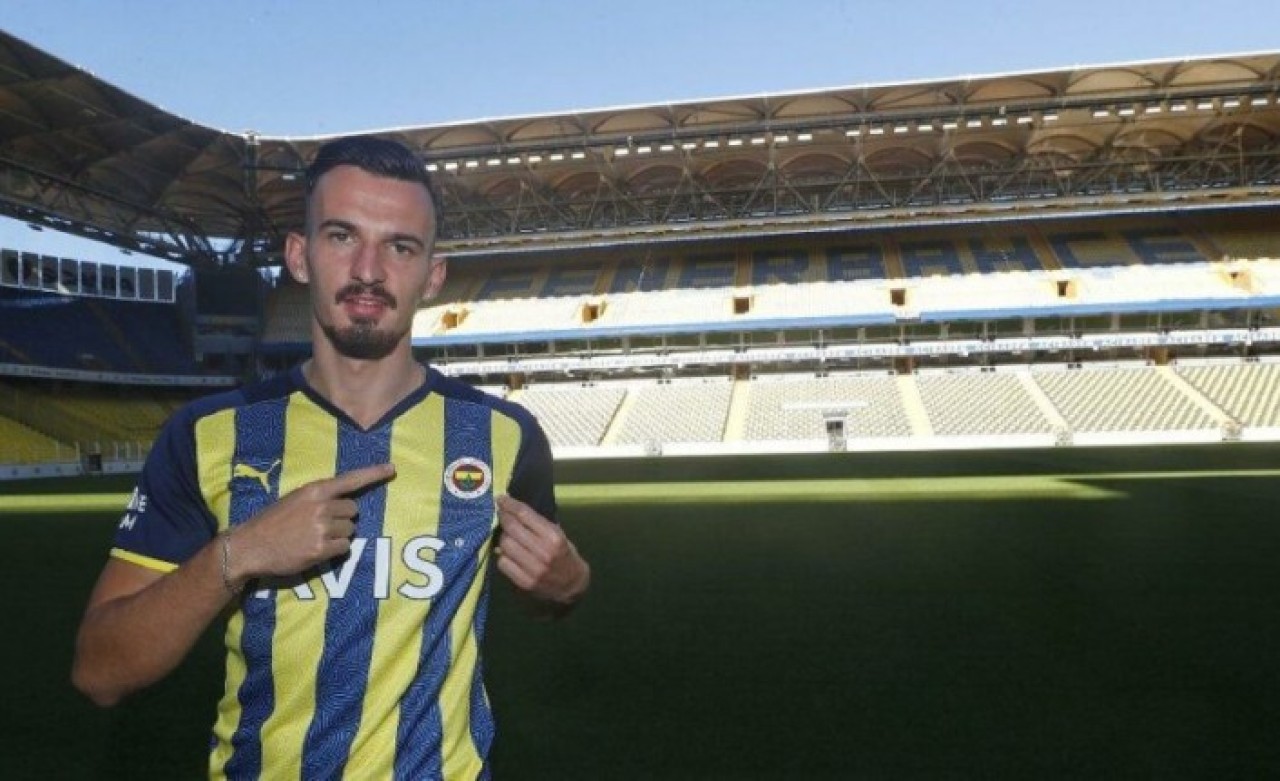 Fenerbahçe,  Berisha ve Meyer transferlerini peş peşe açıkladı