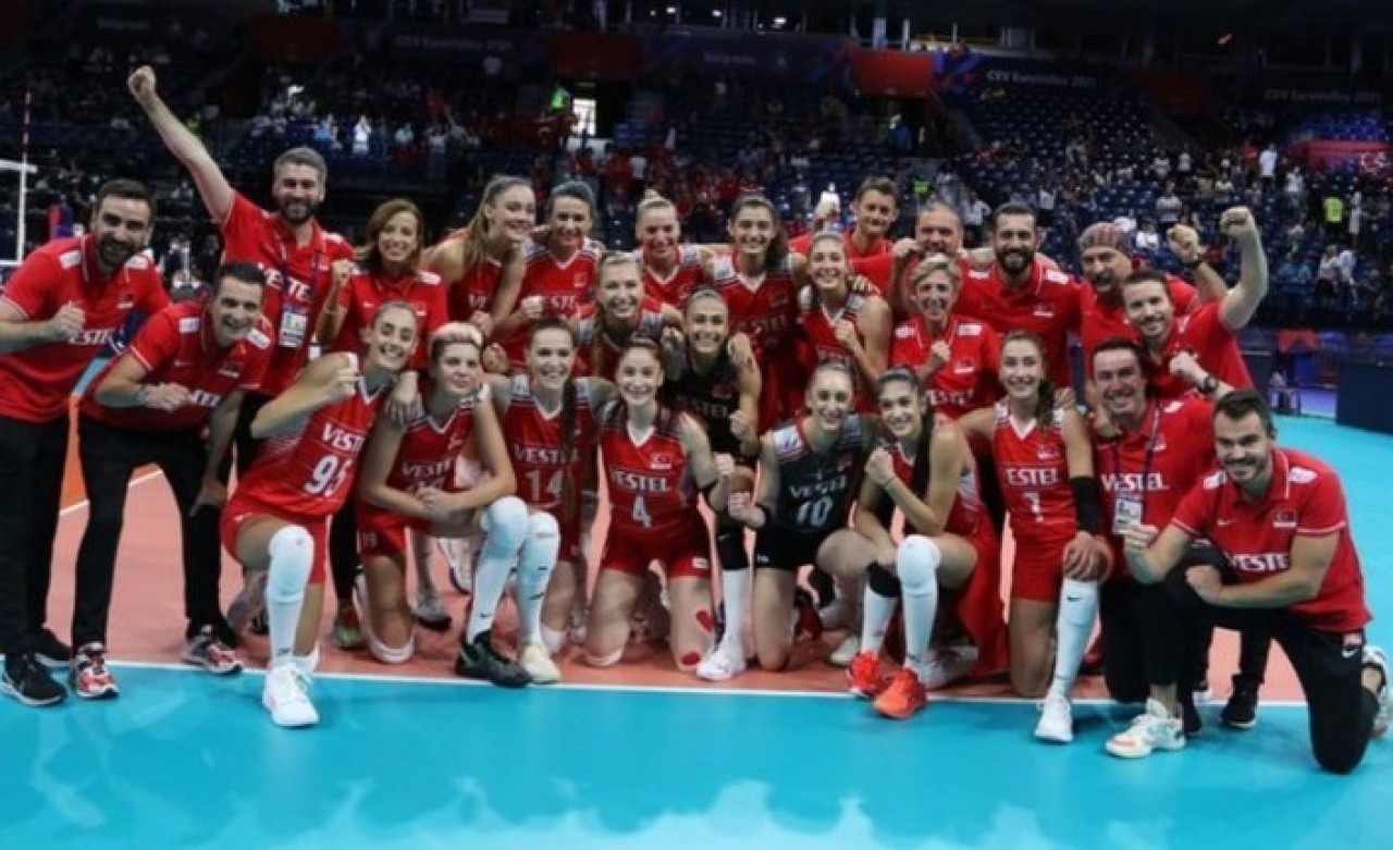 Filenin Sultanları,  Hollanda'yı devirdi: A Milli Kadın Voleybol Takımımız Avrupa üçüncüsü