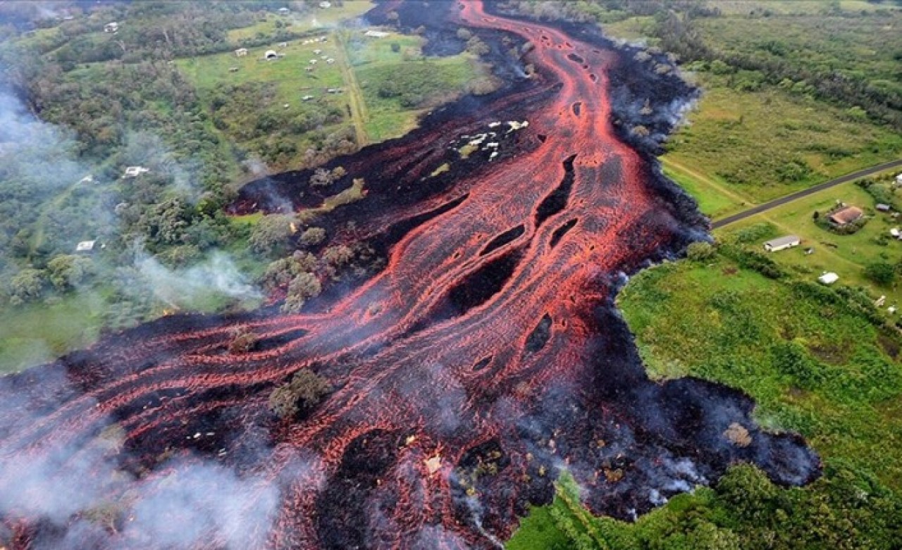Hawaii'deki Kilauea Yanardağı faaliyete geçti