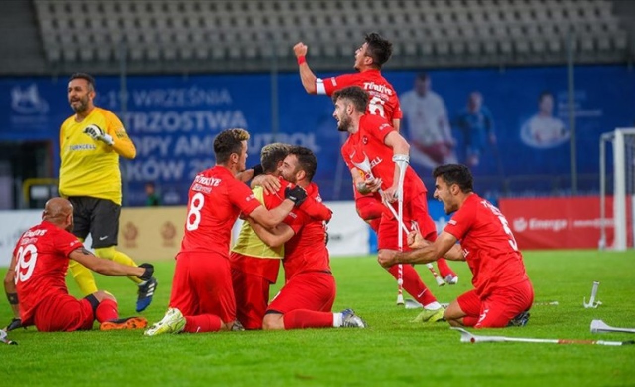 Helal olsun çocuklar: Ampute Milli Takımımız,  Avrupa Şampiyonası'nda finalde