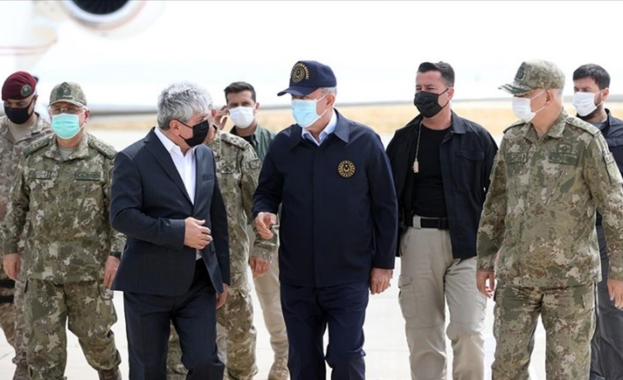 Hulusi Akar,  Suriye sınırında konuştu: Hudut namustur! Kanları yerde kalmayacak