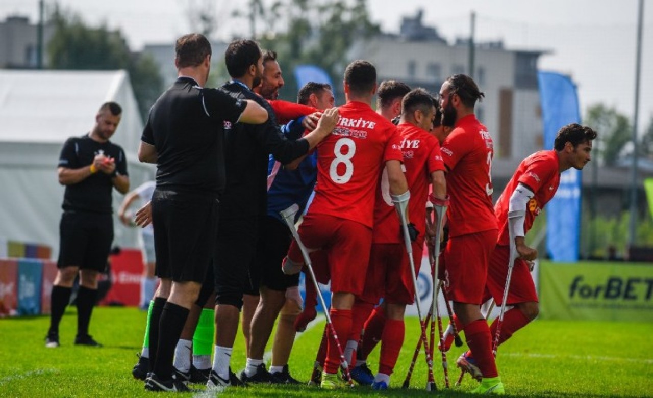 İrlanda'ya fark attı: Ampute Futbol Milli Takımı,  Avrupa Şampiyonası'nda yarı finalde