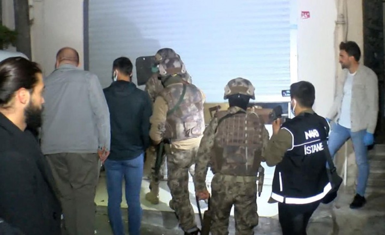İstanbul'da karadan ve havadan nefes kesen şafak operasyonu: Çok sayıda gözaltı