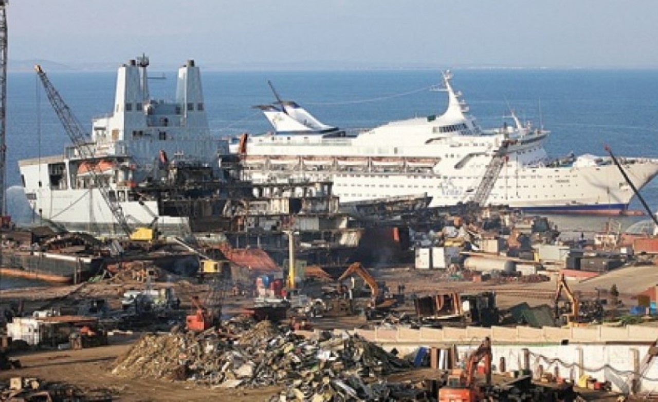 İzmir'de tersanede feci olay: İlyas Bıdık ve Veli Bal öldü