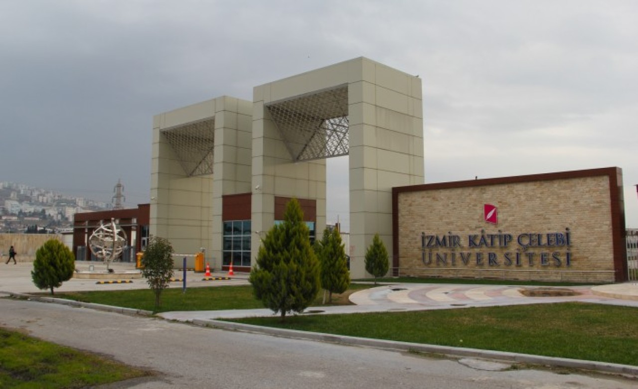 Katip Çelebi Üniversitesi hocalarından örnek davranış!