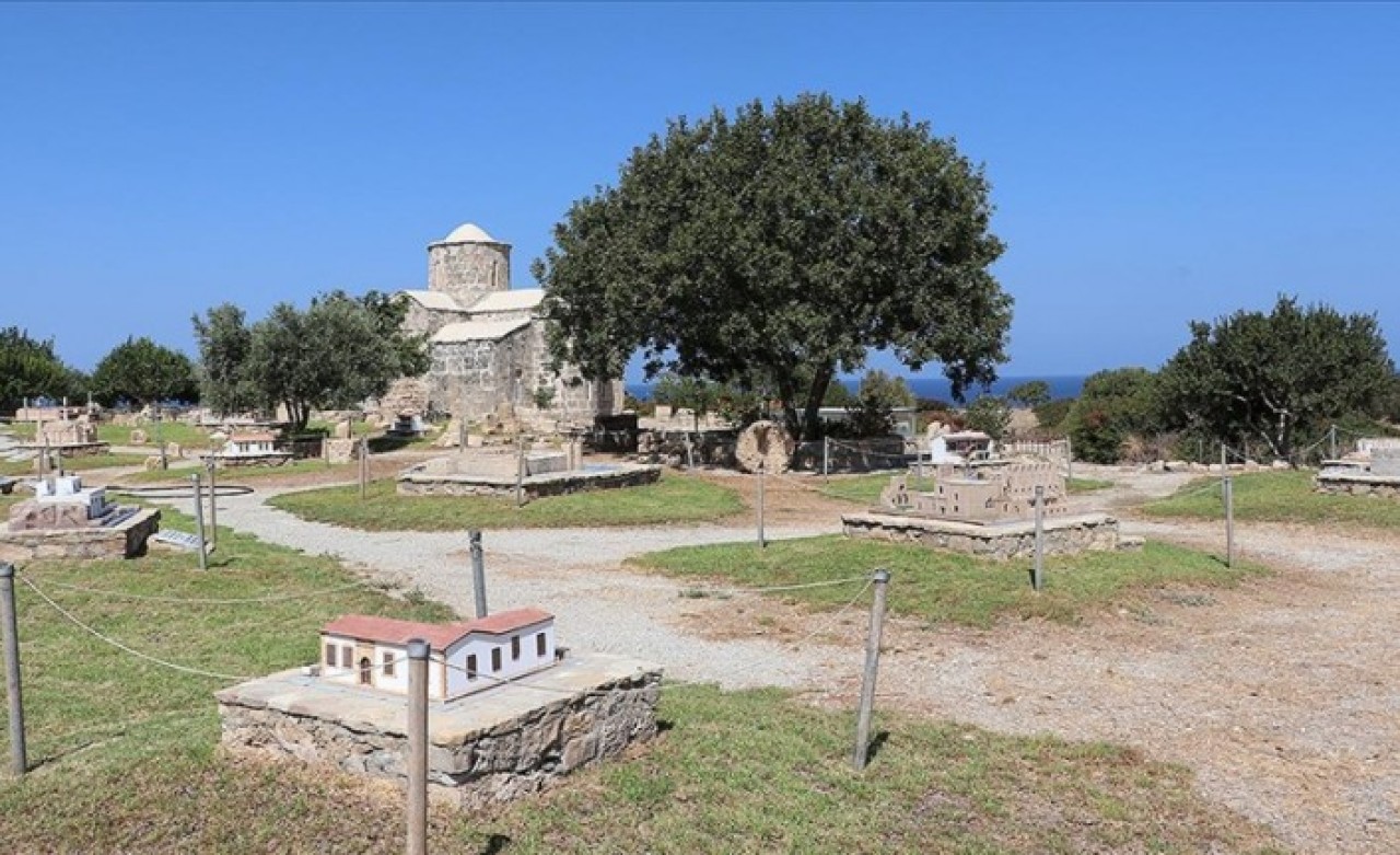 Kıbrıs'taki tarihi ve simge eserlerin minyatürleri 'Minia Kıbrıs Müzesi'nde sergileniyor