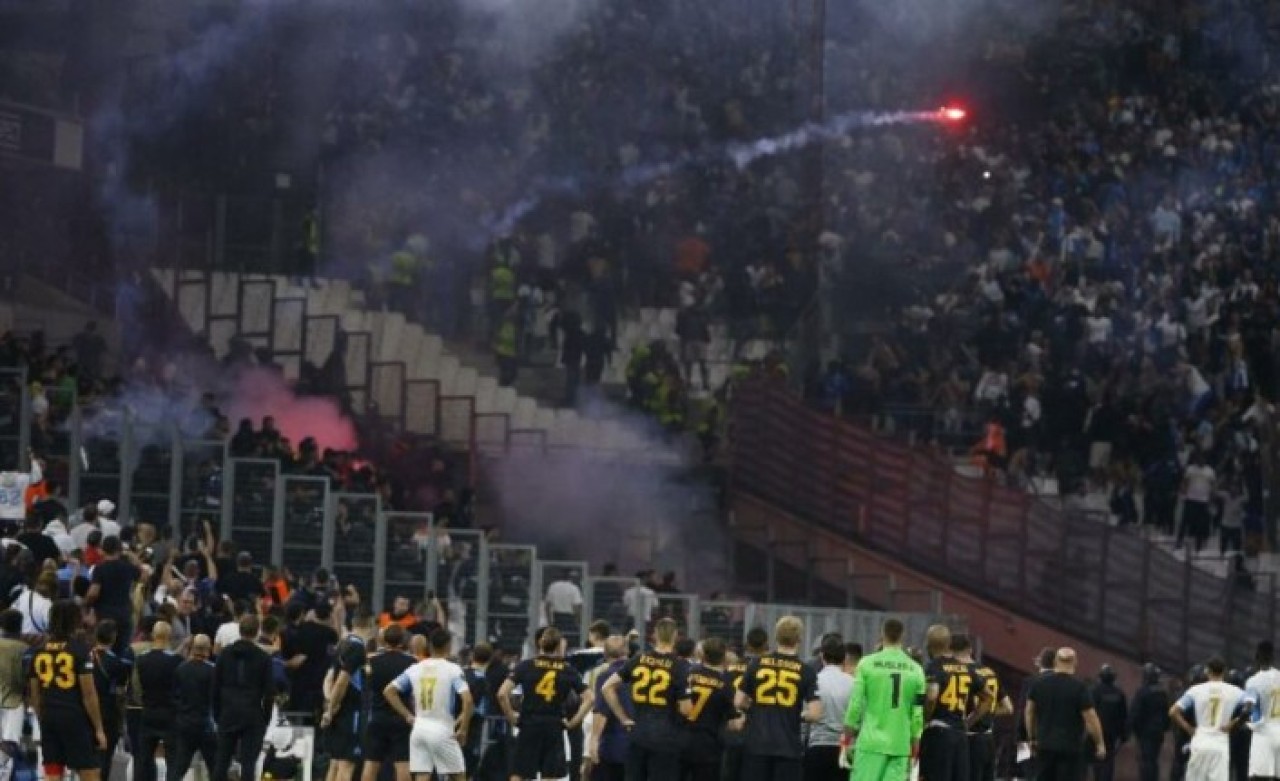 Marsilya'da olay: Fransız polisinden Galatasaraylı taraftarlara sert müdahale