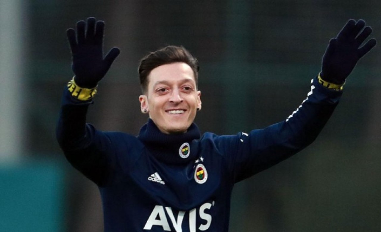 Mesut Özil oy vereceği partiyi açıkça ilan etti: Artık onun arkasındayım