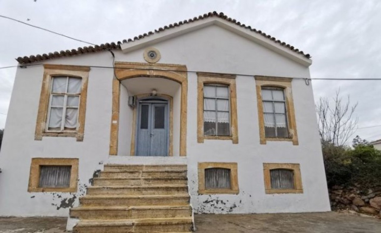 Mikis Theodorakis'in annesinin Çeşme'deki evi müze oluyor