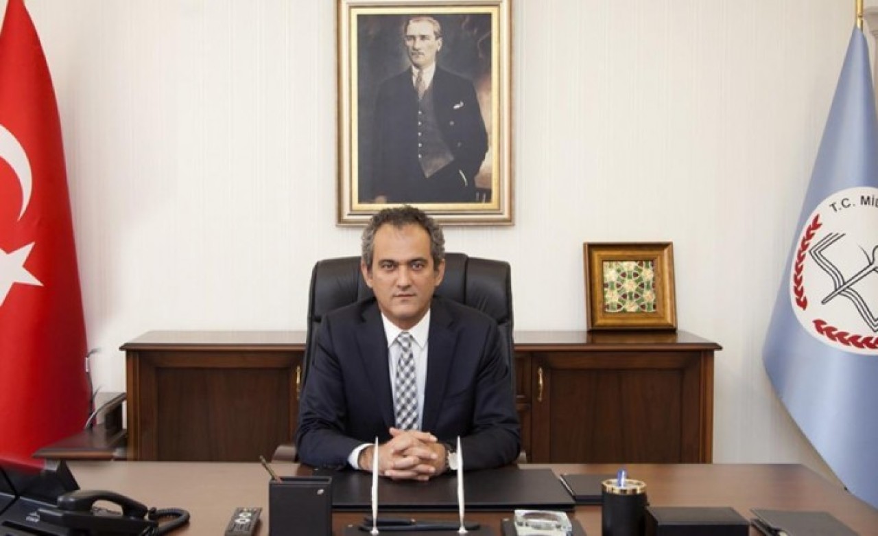 Milli Eğitim Bakanı Özer’den 15 bin öğretmen açıklaması