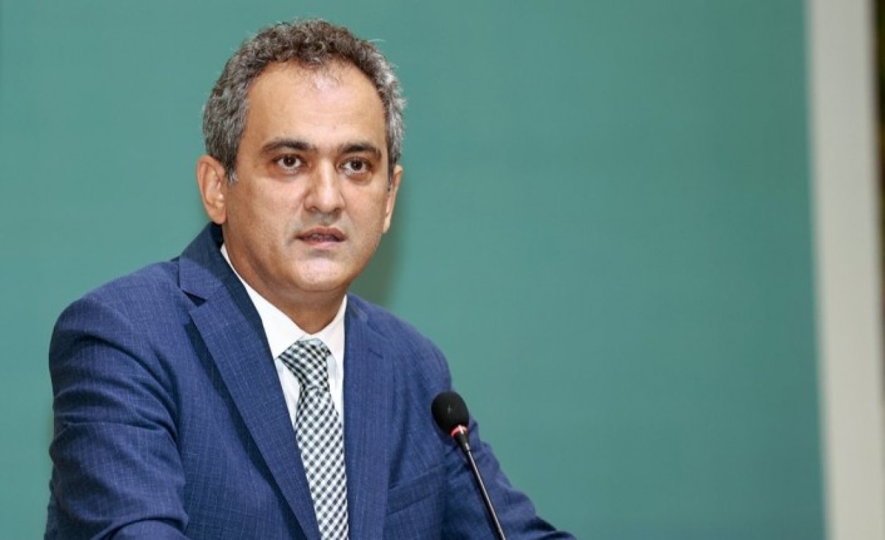 Milli Eğitim Bakanı Mahmut Özer'den öğretmenler ve okullarla ilgili flaş açıklama!
