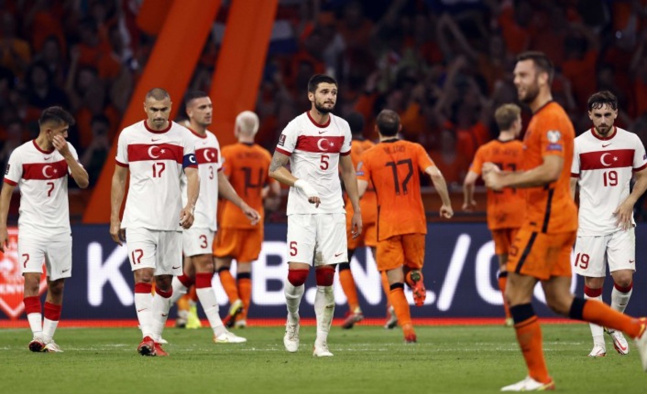 Milli Takım hayal kırıklığı: FIFA sıralamasında 2 basamak daha düştük