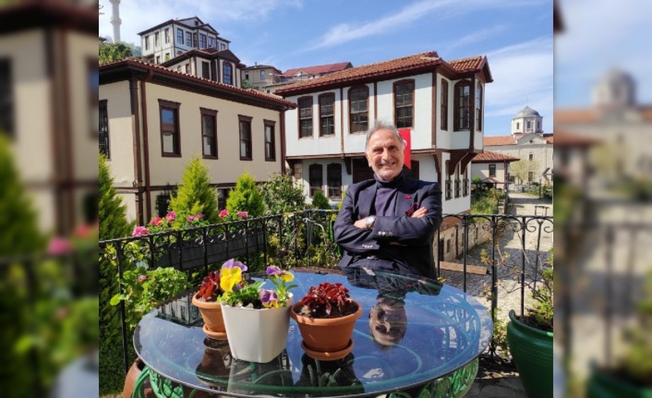 Ordulu iş adamı Ergin Karlıbel,  otelinin tamamını üniversite öğrencilerine tahsis etti