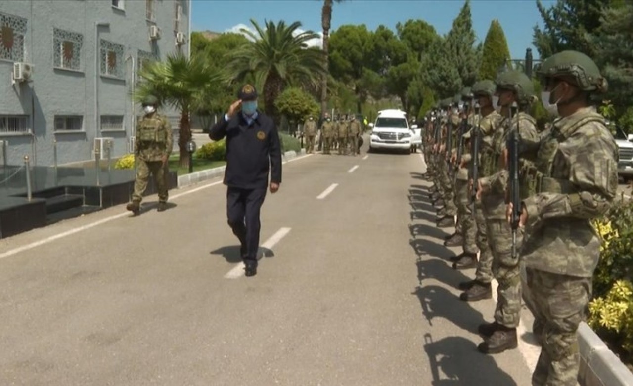 Suriye sınırında sıcak gelişme: Akar'dan komutanlarla kritik toplantı