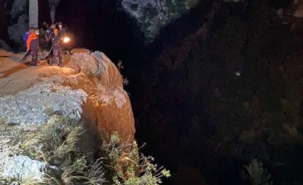 Adana'da Varda Köprüsü'nden selfie çekerken düştü: Hatice Nur Karabulut öldü