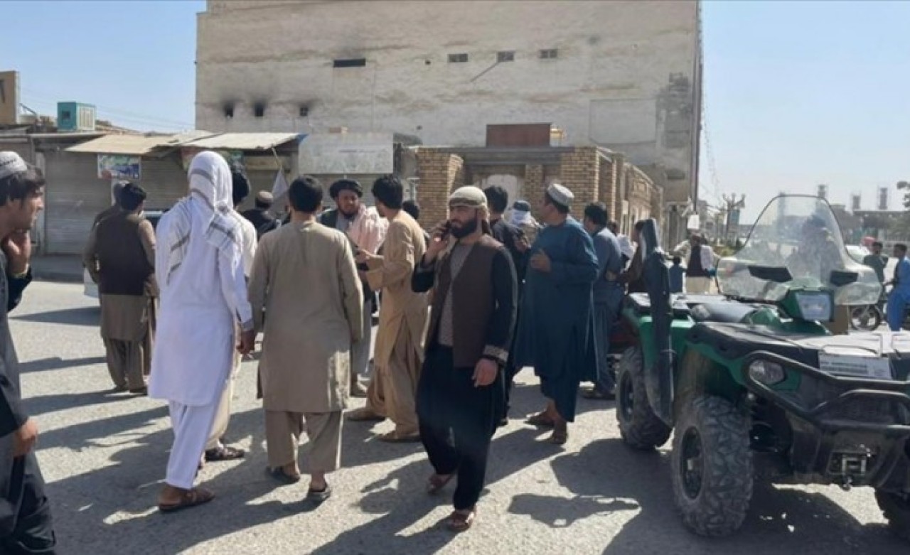 Afganistan'da kanlı cuma: Camiye bombalı saldırı,  ölü ve yaralılar var