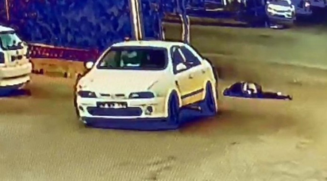 Aydın'da Erdinç Aksoy,  eşinin yanında gördüğü Şenol Yıldırım'ı arabayla çarpıp ağır yaraladı