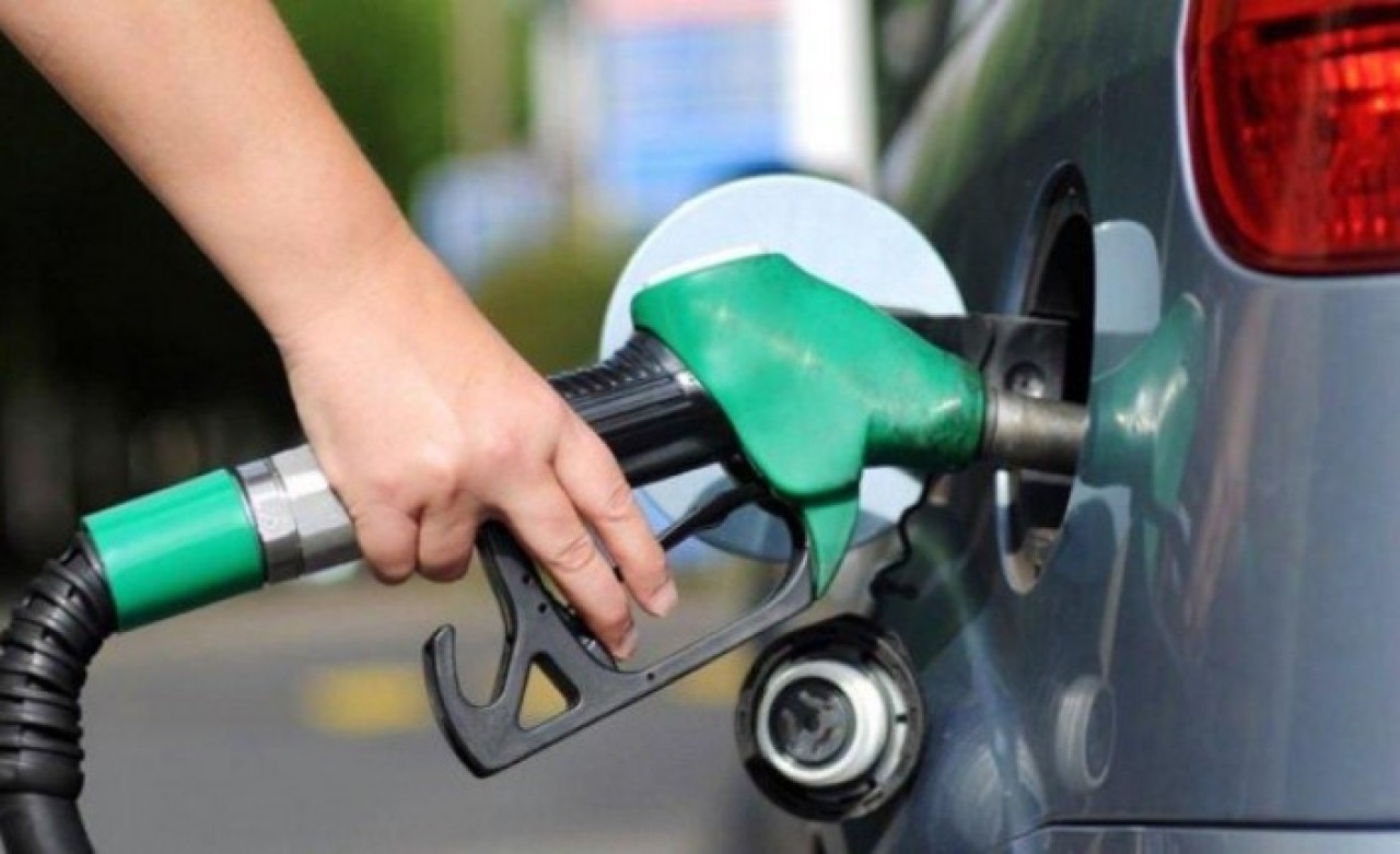 Benzine bir zam daha geldi!