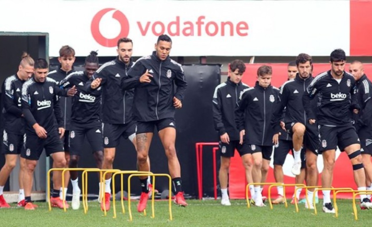 Beşiktaş'ta Sivasspor maçı kadrosu açıklandı: 3 yıldız kadroda!