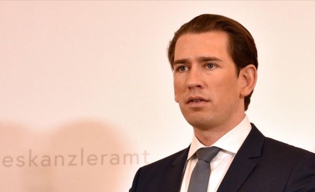 Bir gazete ve düşünce kuruluşuna para aktarmakla suçlanan Avusturya Başbakanı Kurz istifa etti