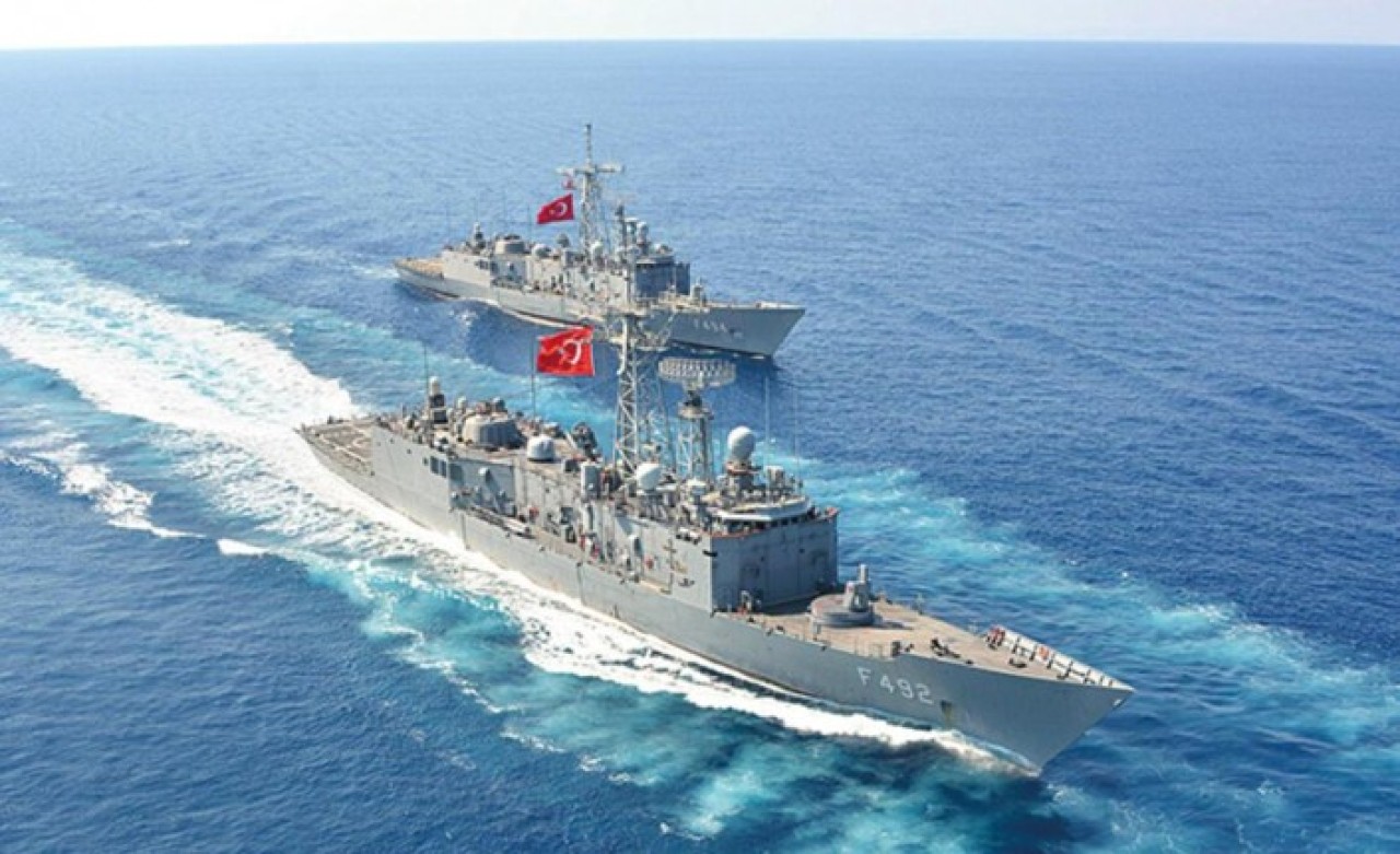 Doğu Akdeniz'de sıcak saatler: Türk donanmasından anında müdahale