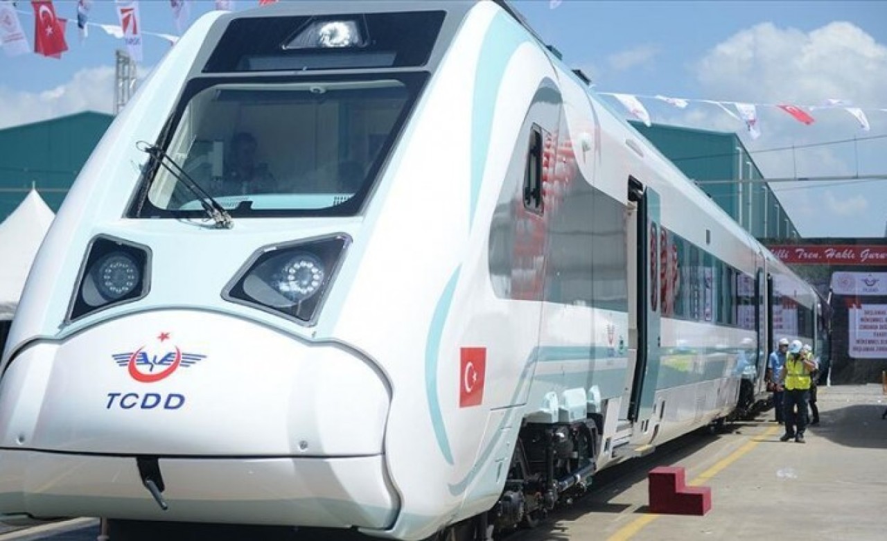 Fabrika testleri tamamlanan 'milli elektrikli tren' gelecek yıl raylarda olacak