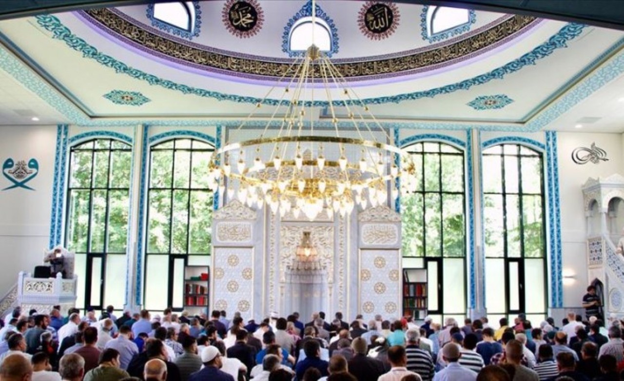 Hollanda'da skandal cami soruşturması! Gizlice izlediler