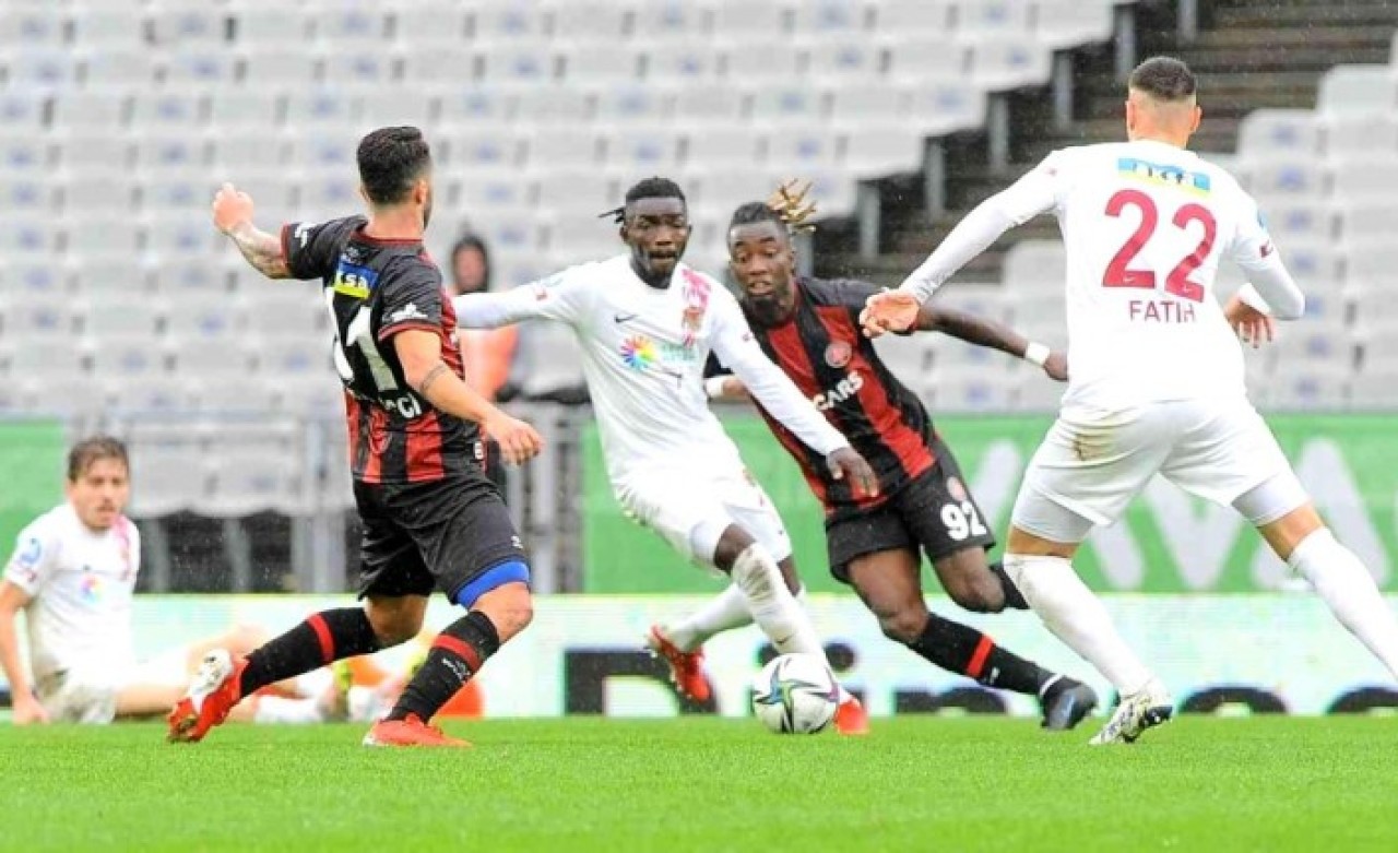Karagümrük-Hatayspor: Nefes kesen maçta Caner Erkin'den şoke eden hareket!