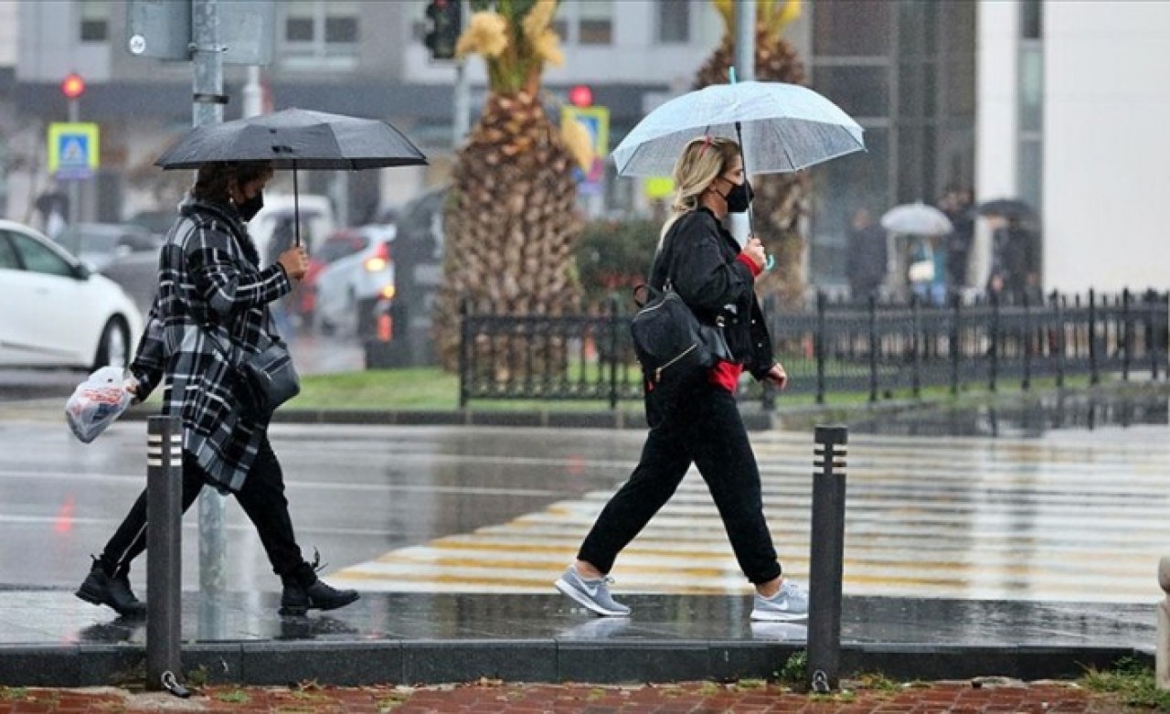 Meteoroloji tam 44 şehir için uyarı yaptı: Kuvvetli yağmur,  sel,  doluş,  hortum!