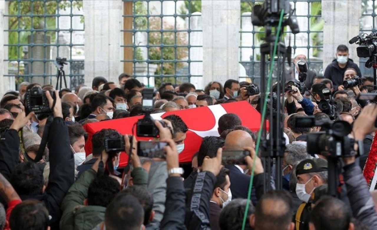 Milli SİHA'ların öncü ismi Özdemir Bayraktar son yolculuğuna uğurlandı