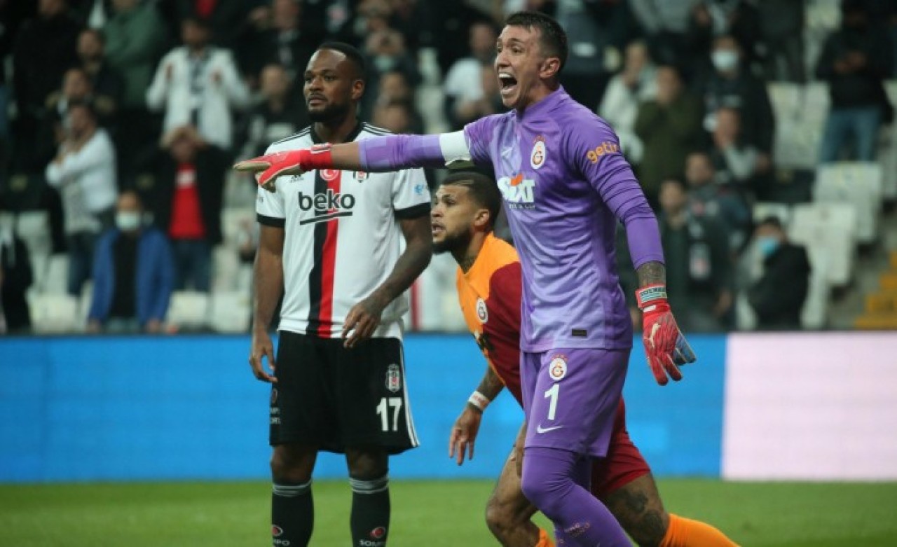 Muslera'nın hatası Galatasaray taraftarını çıldırttı