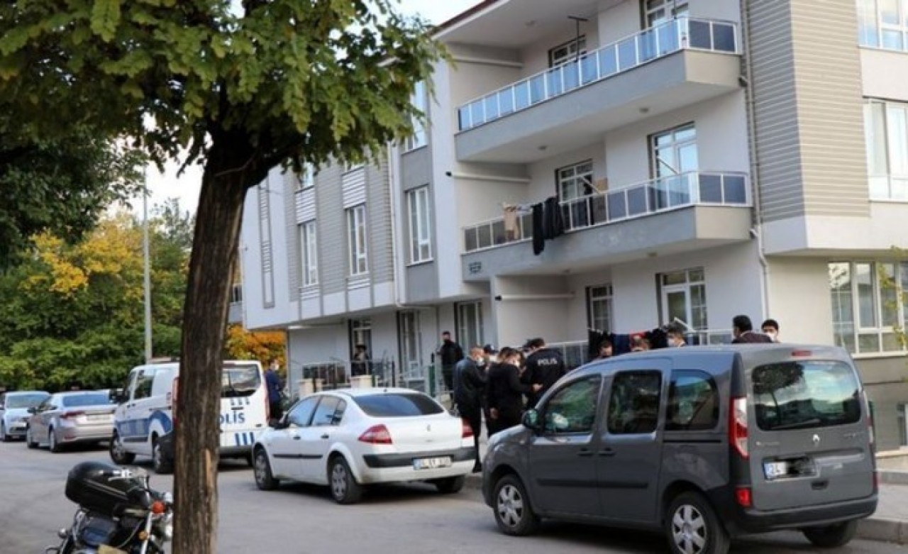 Ne yaptın Yaren? Ercincan'da 13 yaşındaki çocuk uzman çavuş babasının silahıyla kendisini vurdu!