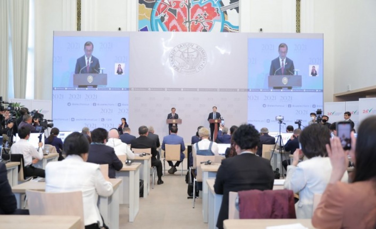 Özbekistan'da yapılan seçimleri Cumhurbaşkanı Mirziyoyev yeniden kazandı