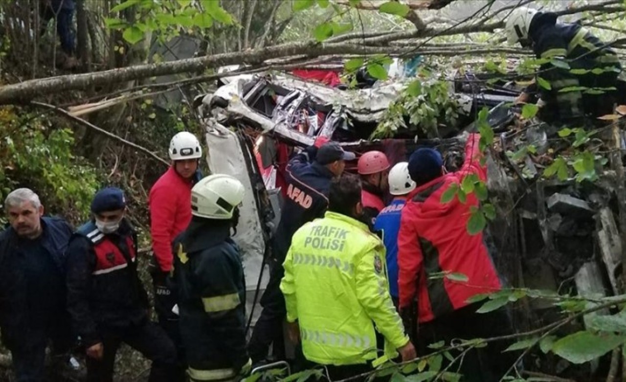 Samsun'da VİP Turizm'in otobüsü devrildi: Sevilay Aksoy ve Zekiye Özdemir öldü,  14 yaralı var