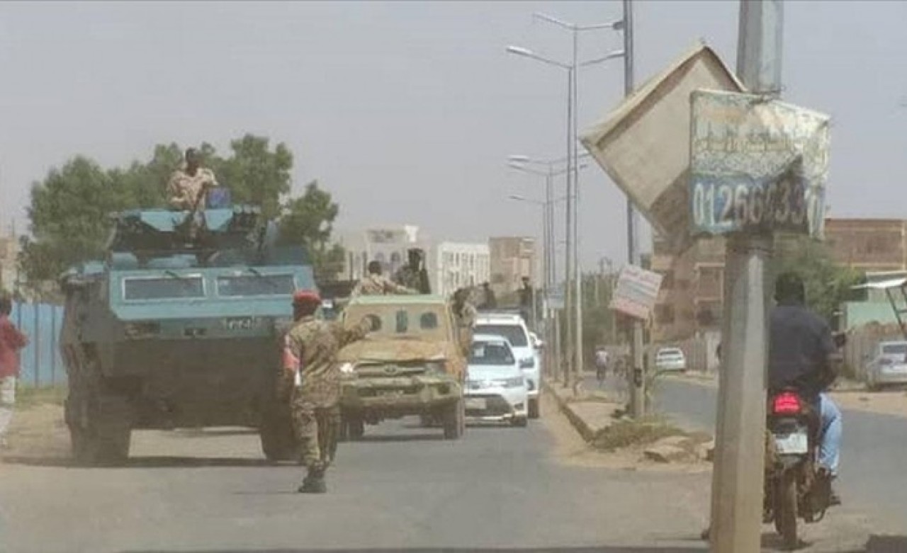Sudan'da darbe: Ordu,  Başbakan Hamduk ve koalisyon ortağı partilerin liderlerini gözaltına aldı