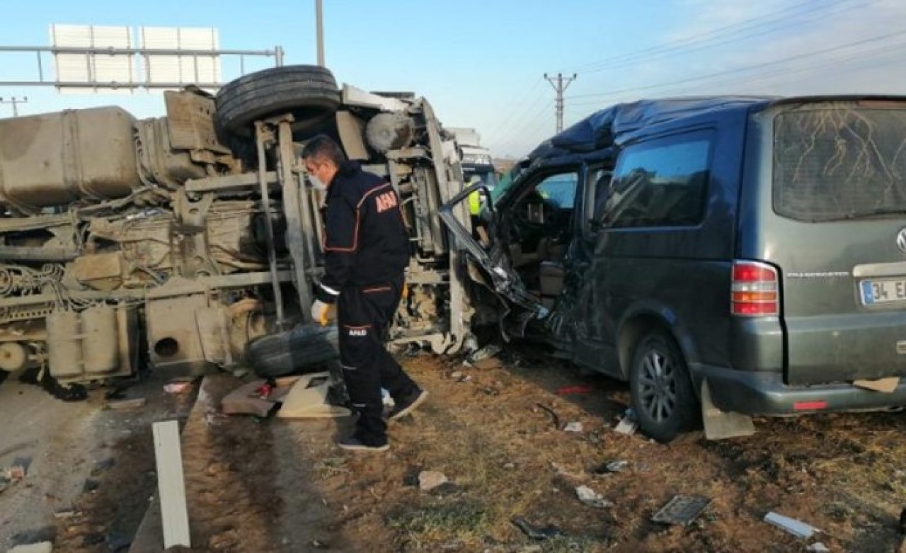 Tatvan'da feci kaza: Mehmet Safik Barkın ve Mehmet Şefik Kaplan öldü