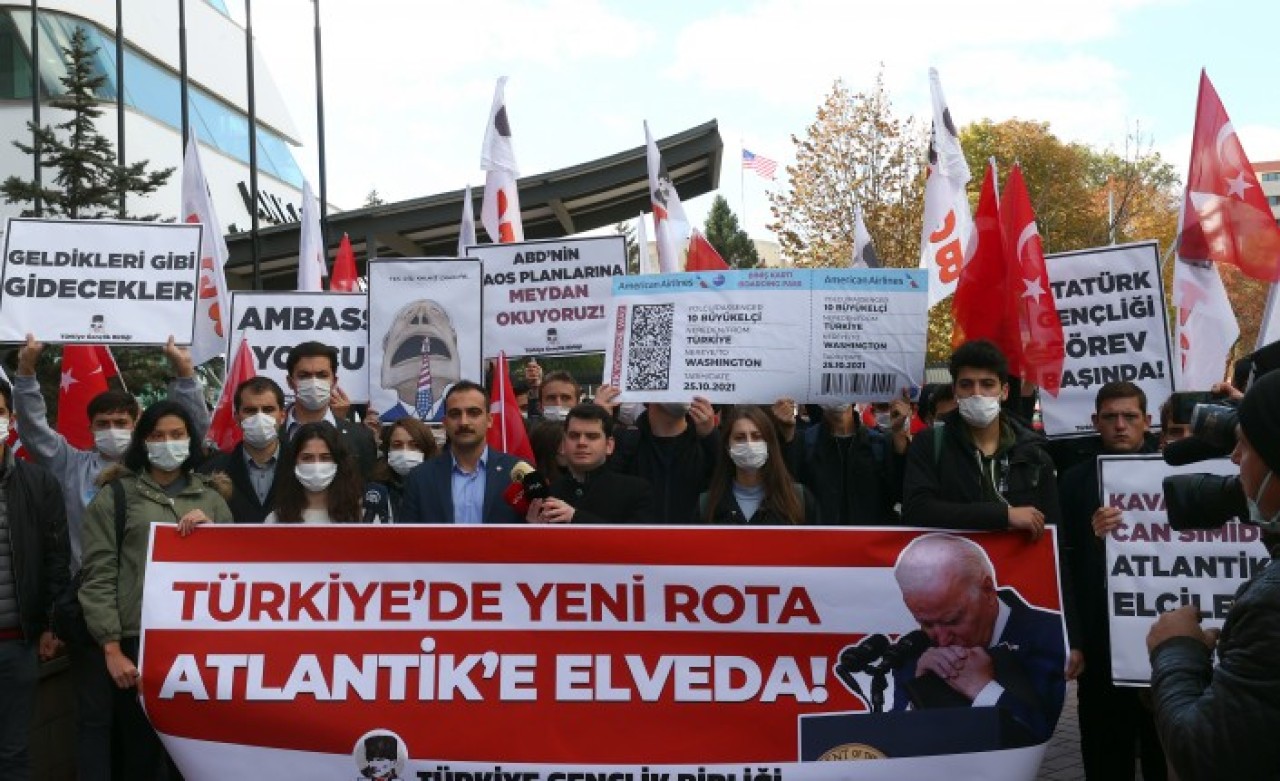 TGB'liler 10 büyükelçinin Kavala açıklamasını ABD Büyükelçiliği önünde protesto etti