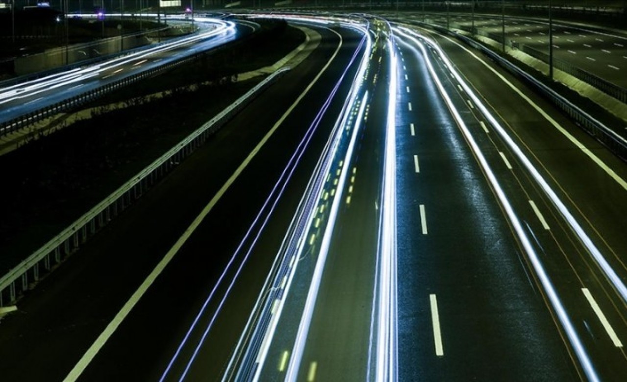 Türkiye'nin yolları 15 bin kilometre fiber optik ağıyla 'akıllanacak'