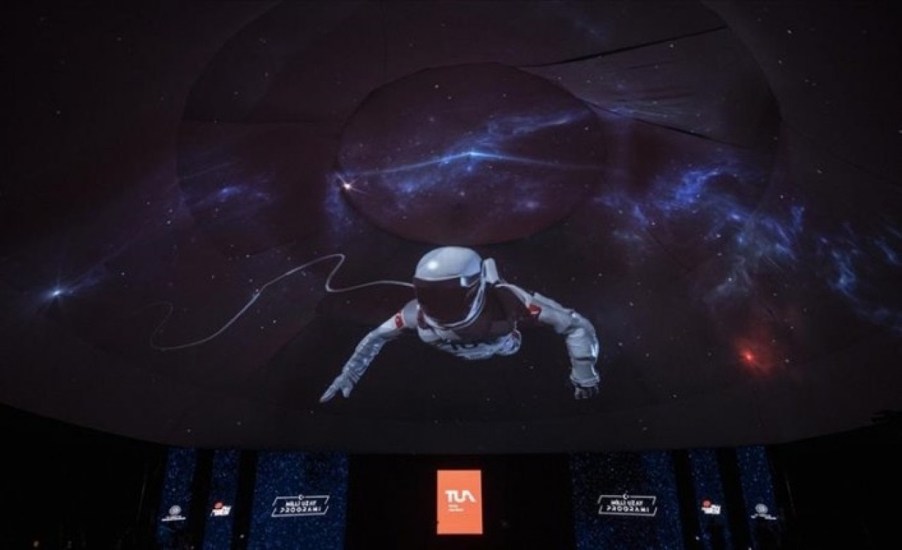 Türkiye Uzay Ajansı heyeti,  Uluslararası Uzay Kongresi'nde ilgi odağı oldu