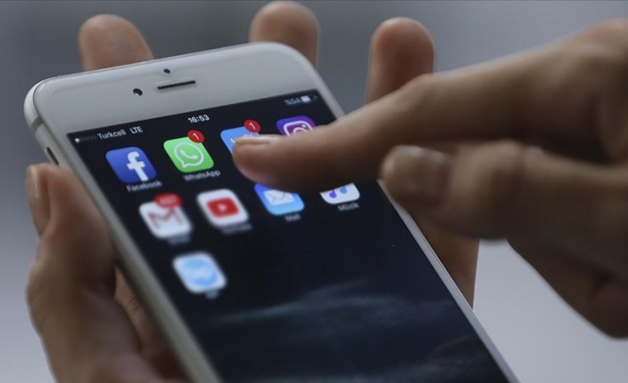 Whatsapp,  Instagram ve Facebook'a ne oldu? Neden çöktü?