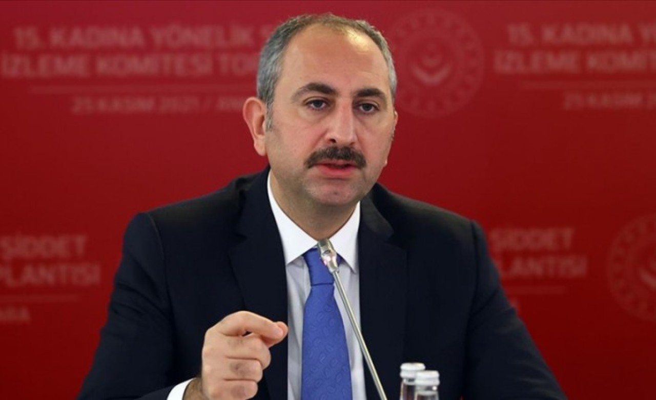 Adalet Bakanı Gül: Cezaevindeki de denetimli serbestlik altındaki yükümlü de onuruna yakışır bir şekilde muamele görmeli