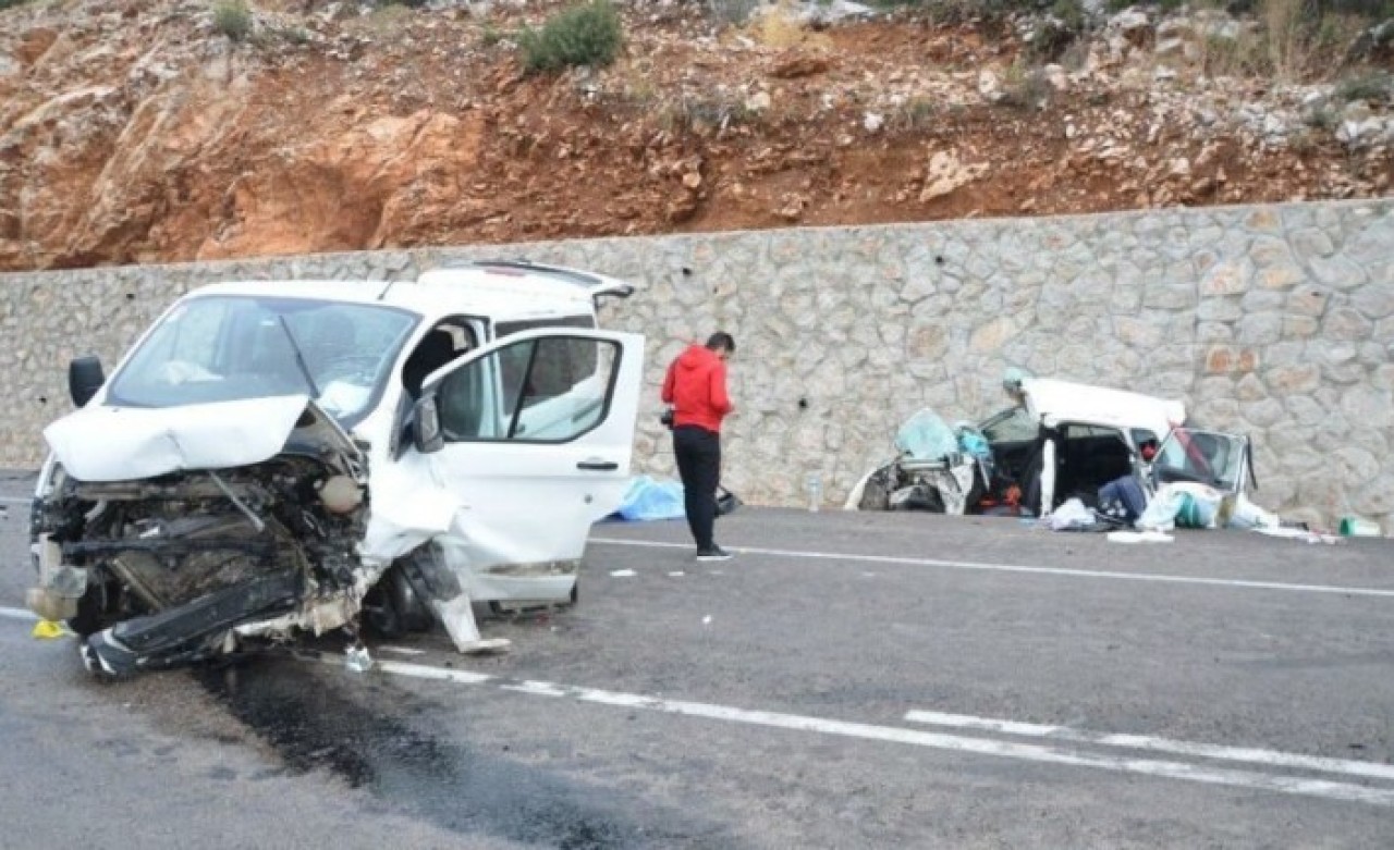 Akseki'de korkunç kaza: Ercan Bala öldü,  Dilek Bala ve Ufuk Sütoğlu yaralı