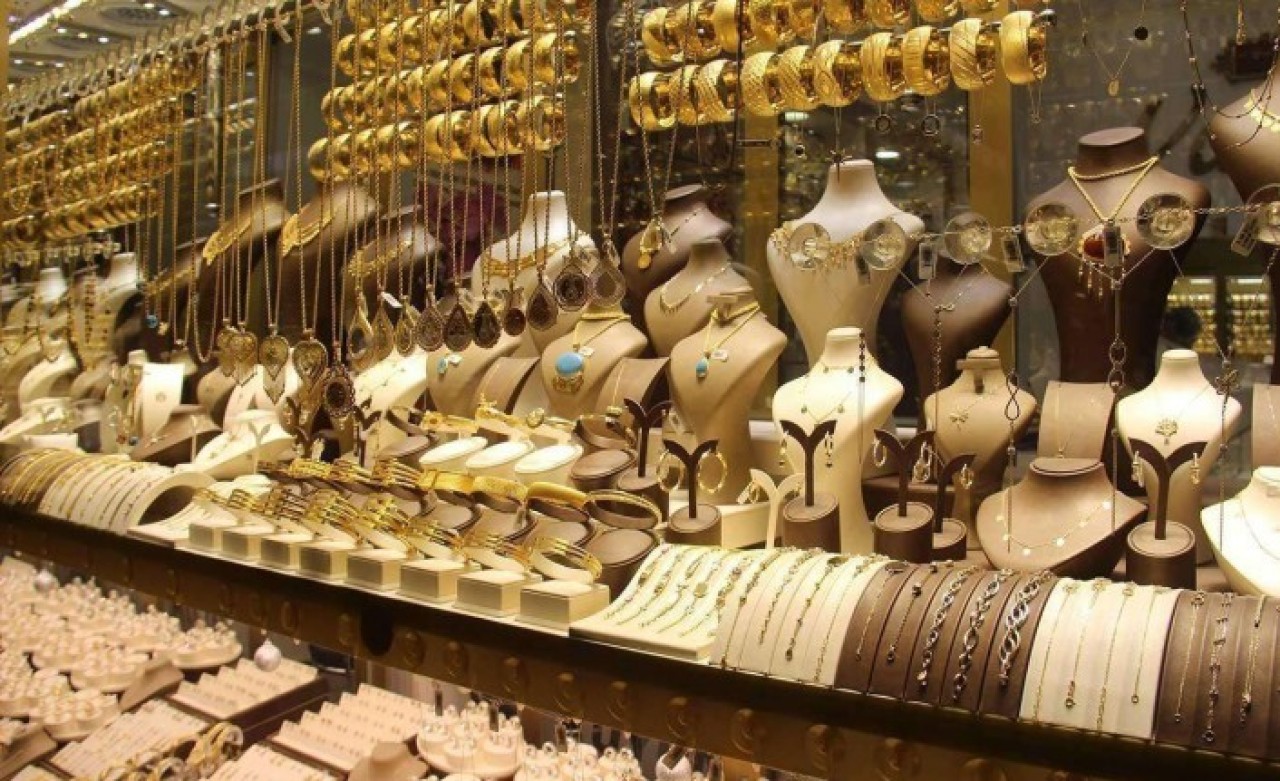 Altın yeni haftaya tarihi rekorla başladı! Gram altın,  çeyrek altın ve cumhuriyet altını kaç lira?